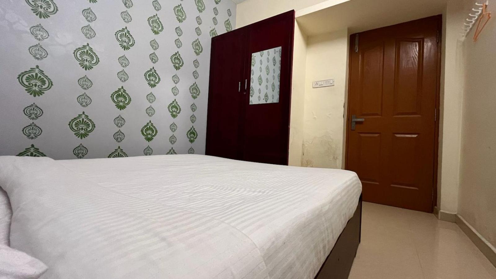 Shri Sai Balavany Residency Pondicherry Exterior foto